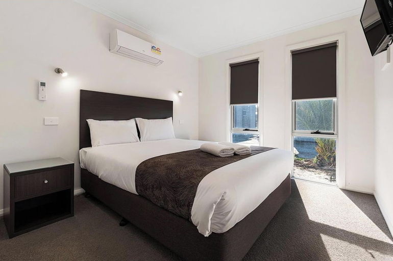 Bedroom 3, Discovery Parks Moama Waters, Murray