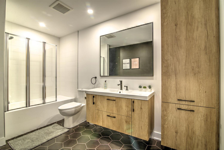 Bathroom 4, Chalet Haut-Bois - Hiking, Skiing and Spa, Les Pays-d'en-Haut