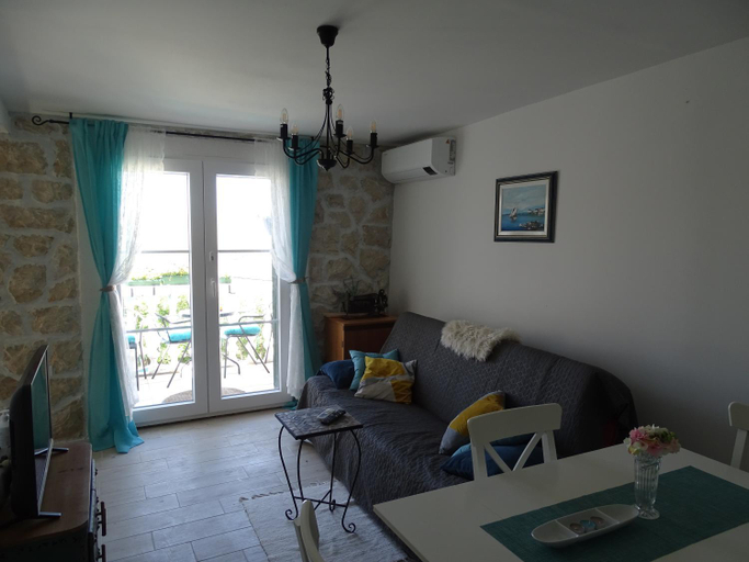 Others 2, Charming apartment piccolo paradiso, Pag
