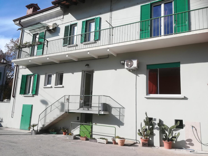 Exterior 15