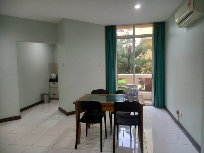 Dining Room 10