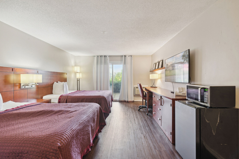 Bedroom 3, Miami Suites Hotel, Lucas