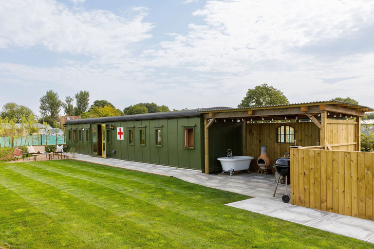 Room 5, Beautifully Restored WW2 Carriage - Sleeps 6, West Sussex