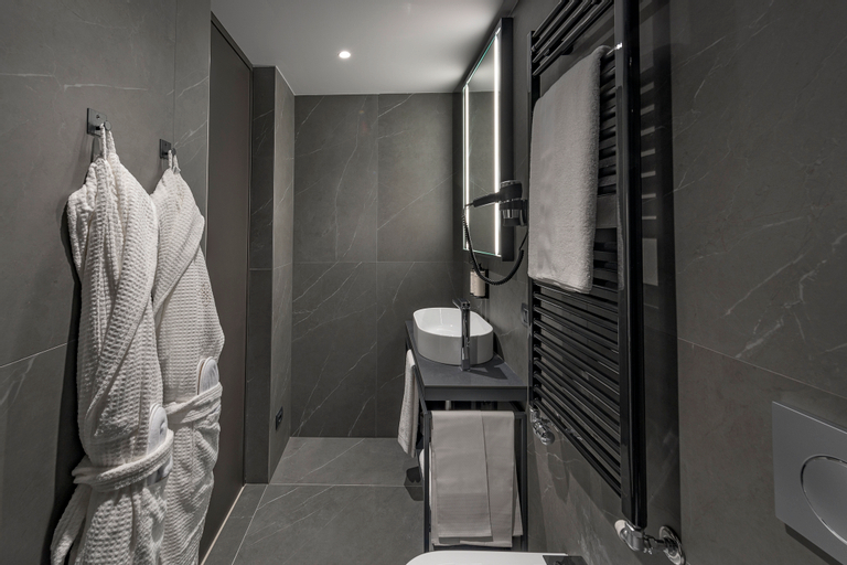 Bathroom 5