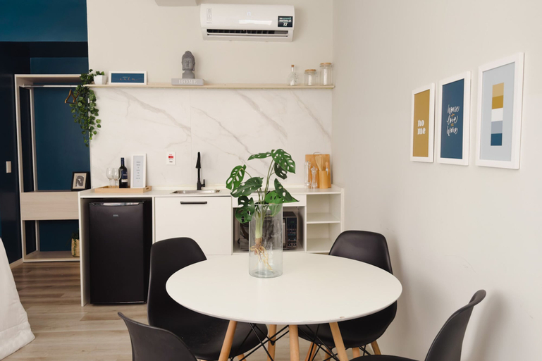 Dining Room 4