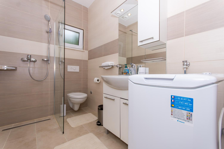 Bathroom, Apartment Sandra, Trogir