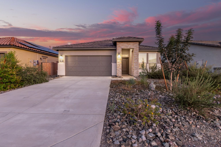 Exterior & Views 2, Charming Home in the Desert, Maricopa