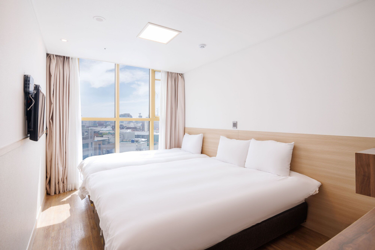 Bedroom 26