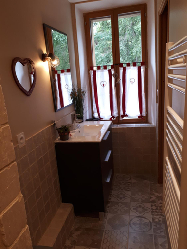 Bathroom 3, Chambres d hotes Le clos des vins d anges, Aude