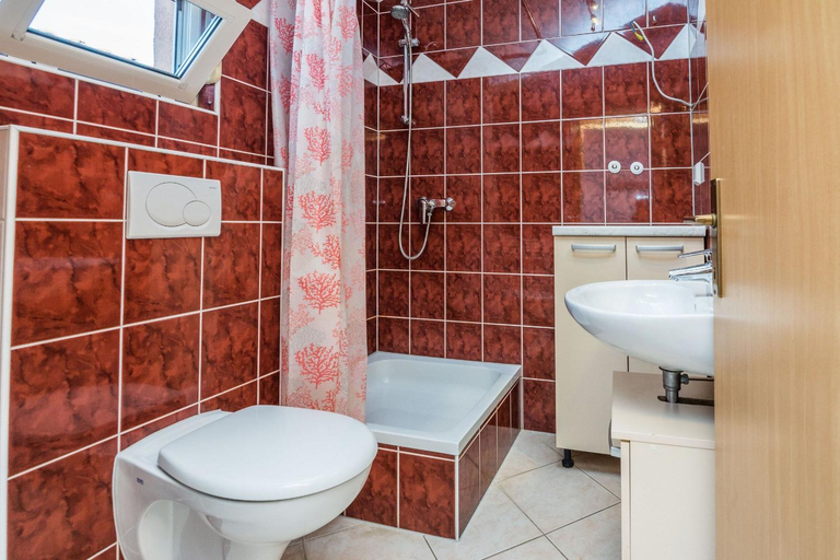Bathroom 2, Apartments Hrskanovic, Vir