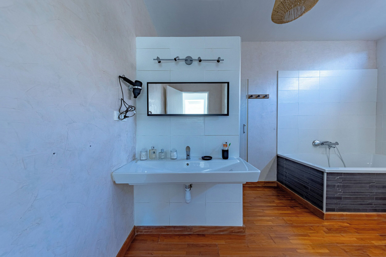 Bathroom 4, Domaine La Yole Wine Resort, Hérault