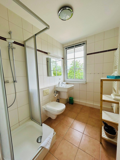 Bathroom 5, Hotel Reindahls, Märkisch-Oderland