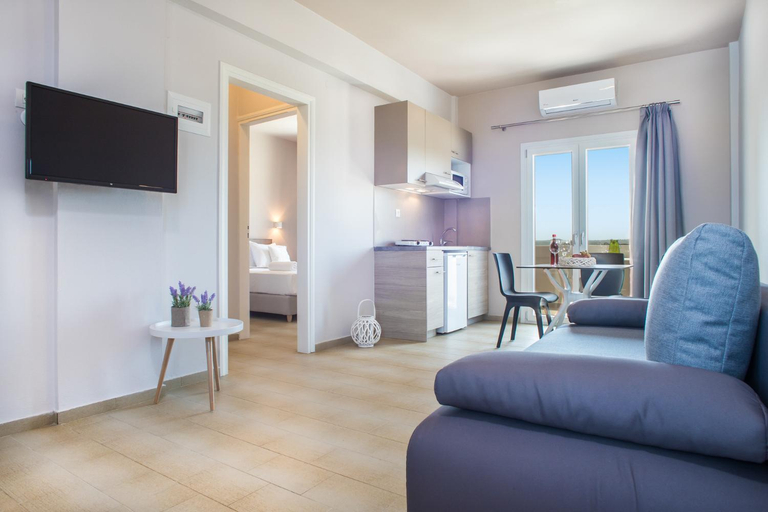 Others 3, Evelyn Hotel, Crete