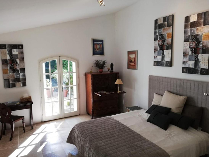 Bedroom 3, Le Domaine Des Platanes, Charente