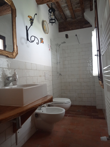 Bathroom 5, Tenuta Torre Diana, Bologna