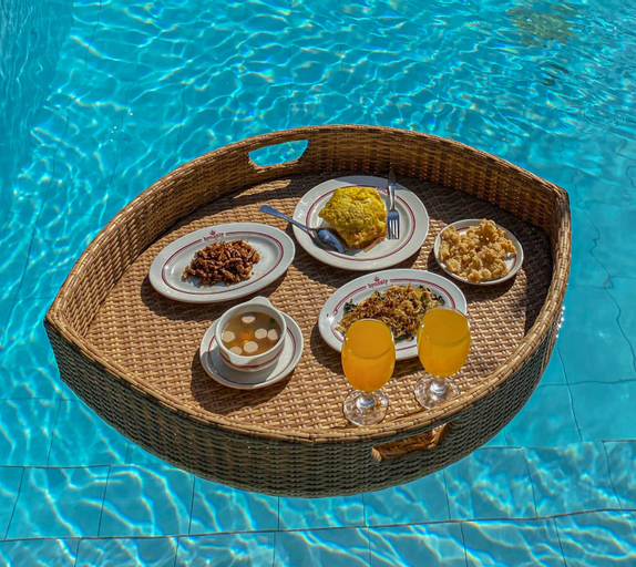 Food & Drinks 7
