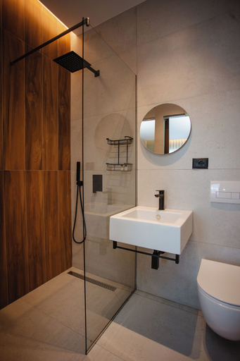 Bathroom 3, Hotel Flaer, Shkodrës