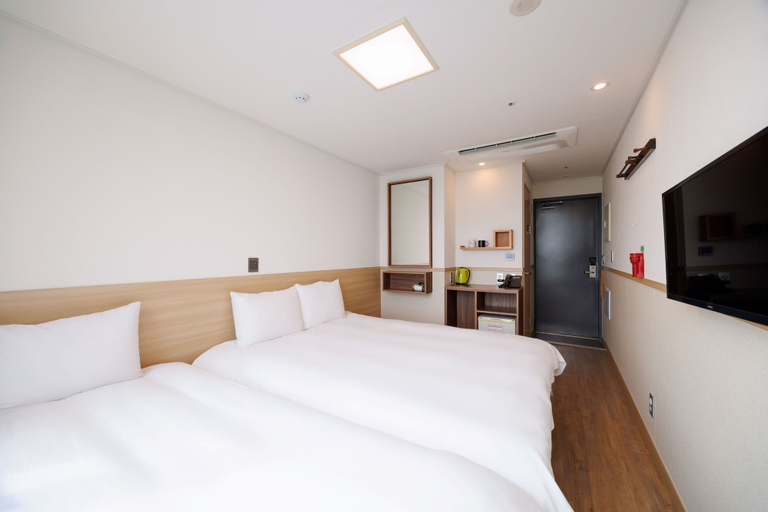 Bedroom 28