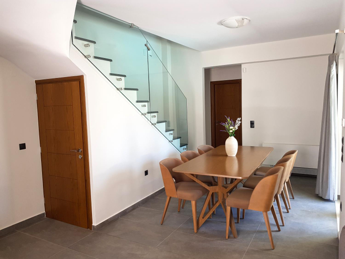 Others 5, Four Seasons Homes, Crete