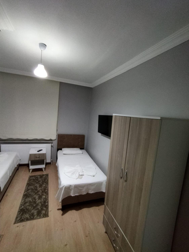 Others 2, MHT Otel, Merkez