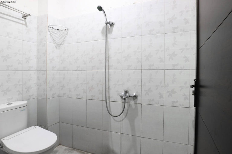 Bathroom 5, Saloka Guest House & Residence, Cimahi