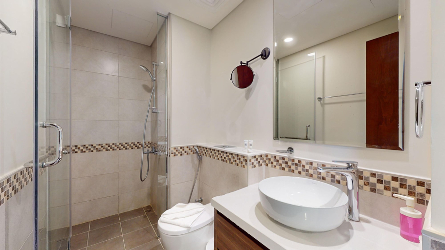 Room 4, Business Bay - Reva Residences 706, Dubai