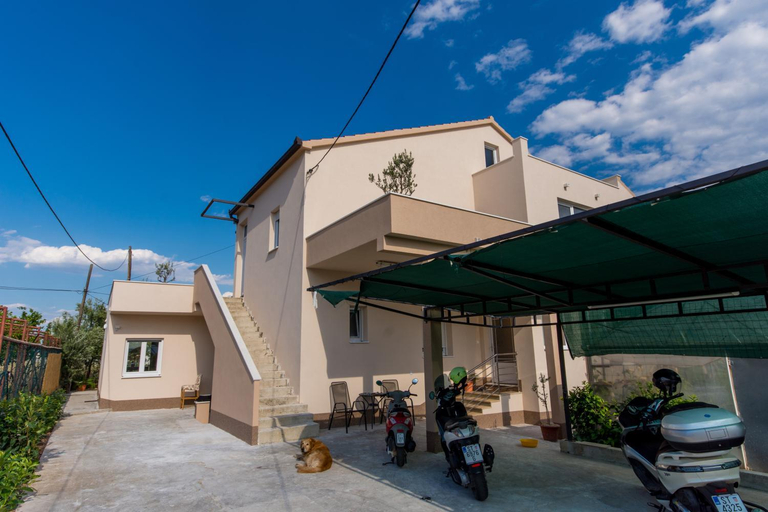 Others 3, Apartment Sandra, Trogir
