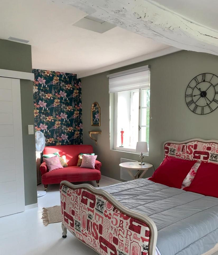 Bedroom, Le pigeonnier, Tarn
