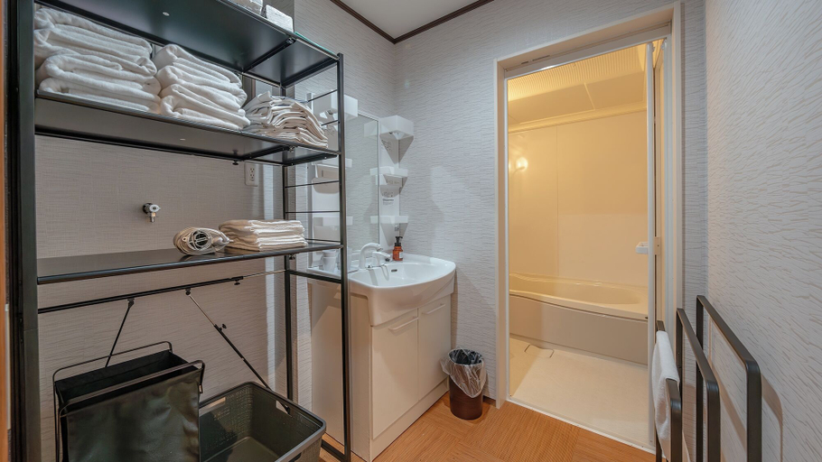 Bathroom 3, Takayama Stay Karatachi DX-B, Takayama