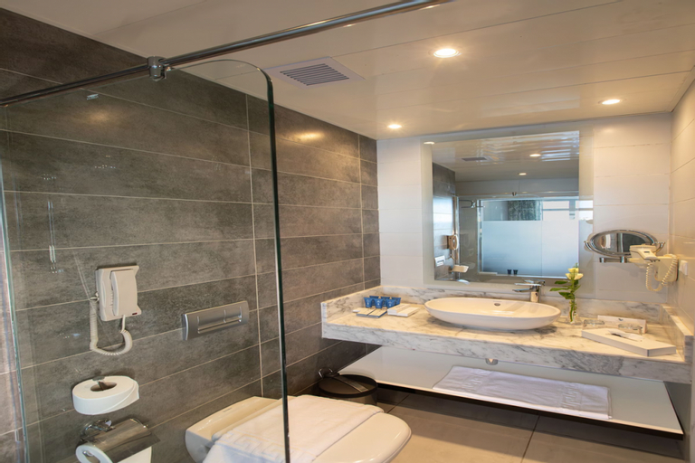 Bathroom 4, Naama Bay Suites & Spa - Sharm (Adults ONLY + 18), Sharm el-Sheikh
