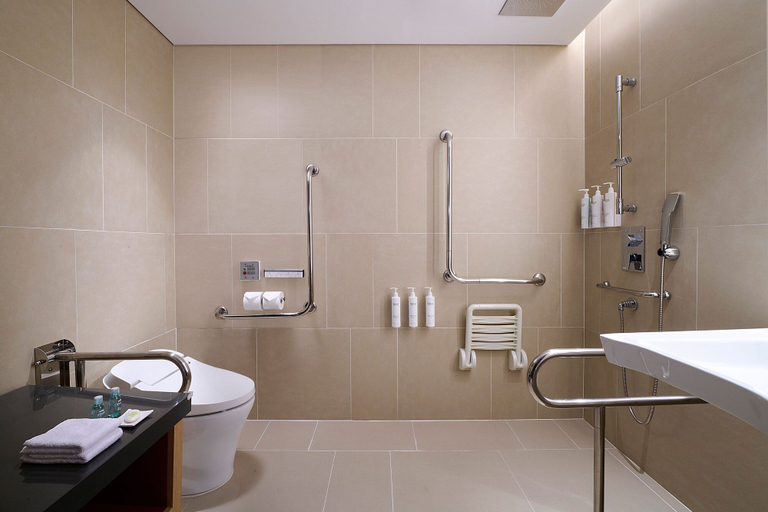 Bathroom 3, Courtyard by Marriott Suwon, Suwon