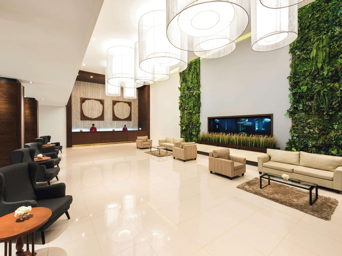 Mövenpick Suriwongse Chiang Mai, Muang Chiang Mai