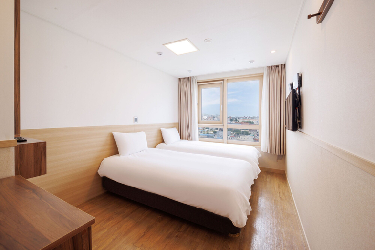 Bedroom 6
