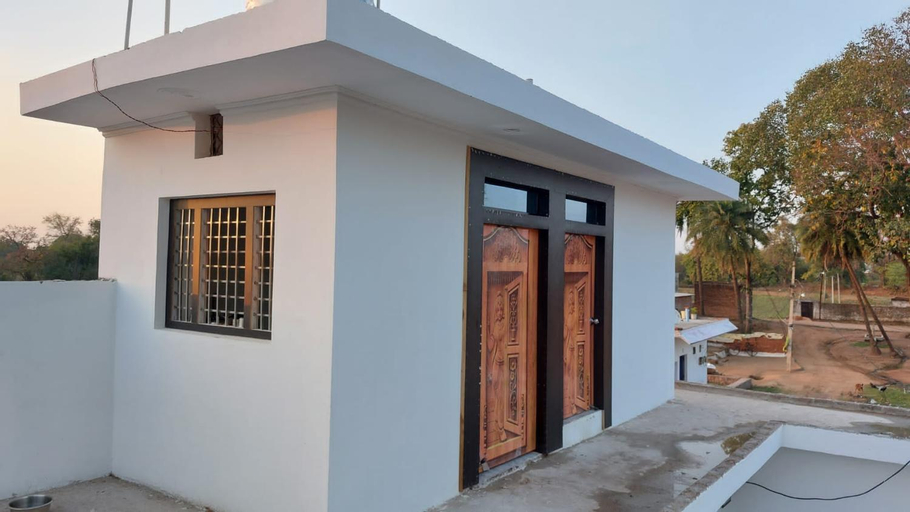 Exterior & Views