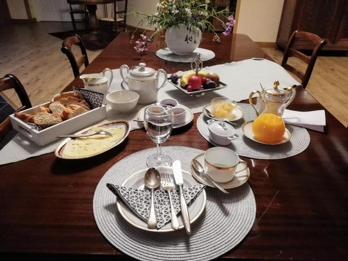 Food & Drinks 5, Le Domaine Des Platanes, Charente
