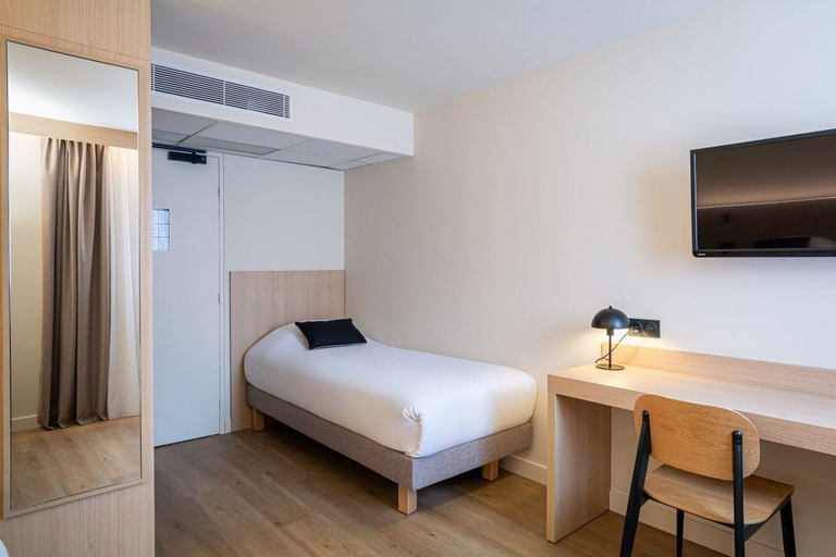 Bedroom 2, Grand Hôtel de la Seine, Seine-Maritime
