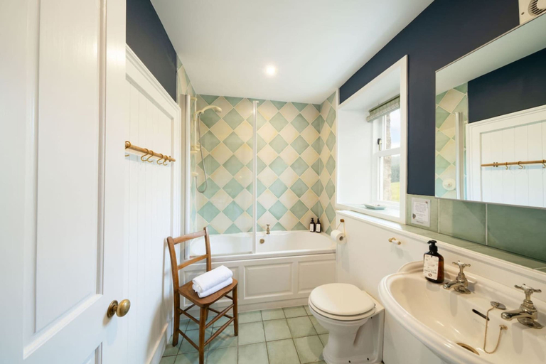 Bathroom 4, Westerpark Countryside Cottage Aswanley Aberdeenshire, Aberdeenshire