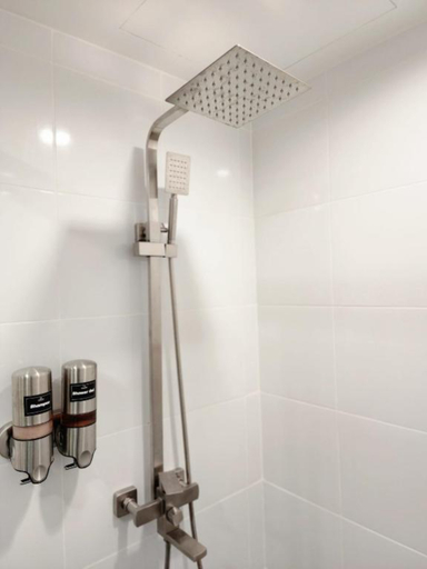 Bathroom 4, 12 The Residence Hotel (Don Mueang Airport), Don Muang