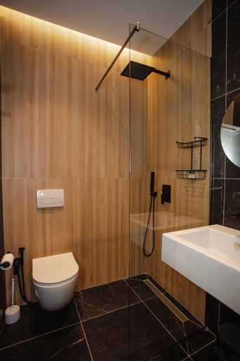 Bathroom 3, Hotel Flaer, Shkodrës