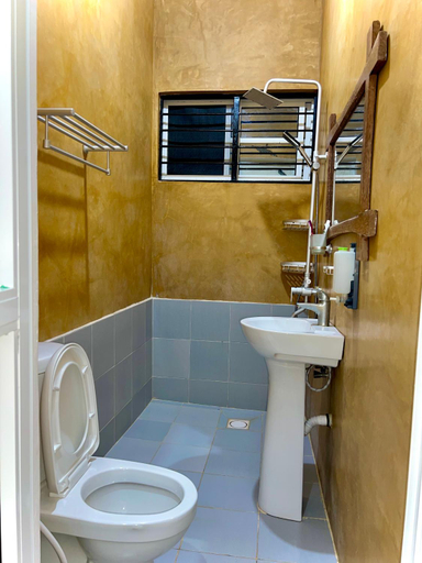 Bathroom 4, VICK Boutique Hotel with NEW power backup, Kaskazini 'A'