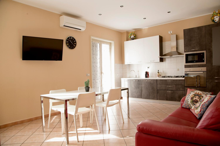 Others 5, B&B Etna Europa, Catania