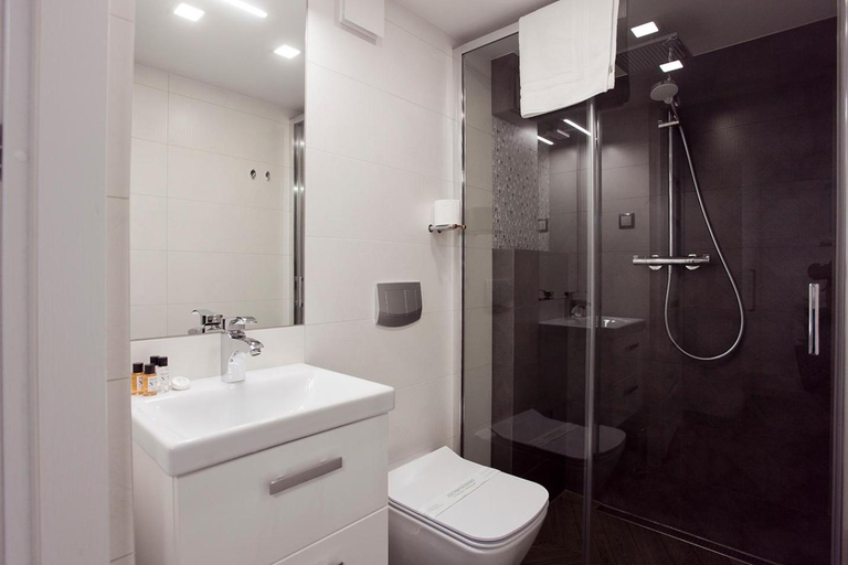 Others 5, Willowa NO. 5 APARTAMENTS, Cieszyn