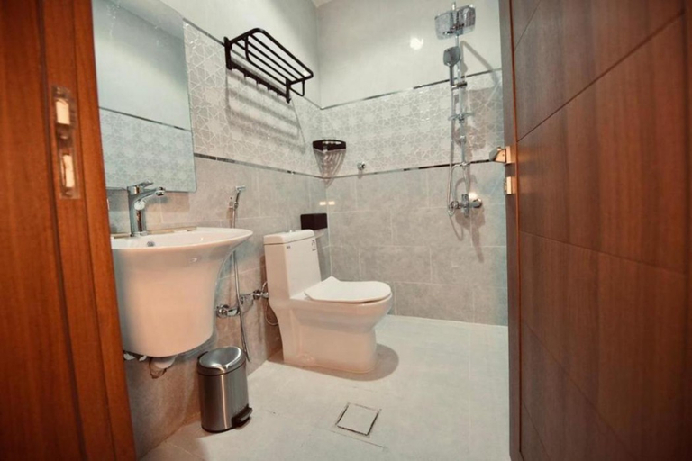 Bathroom, Qimam Park Hotel 7