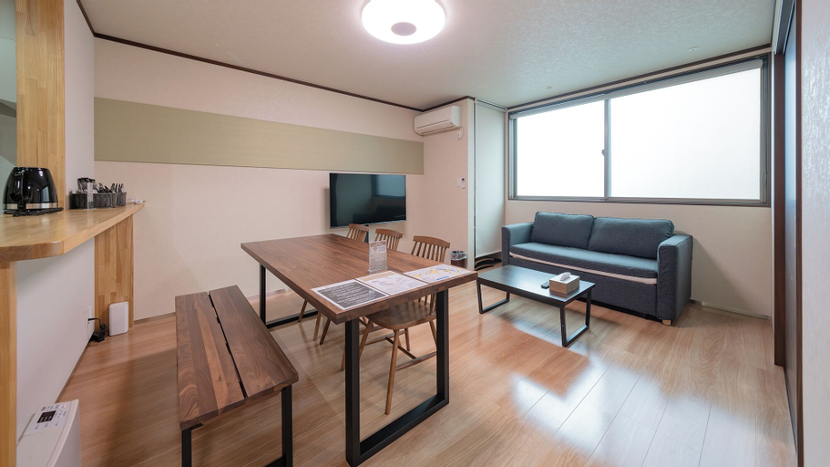 Takayama Stay Karatachi DX-B, Takayama