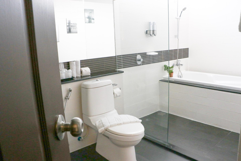Bathroom 16