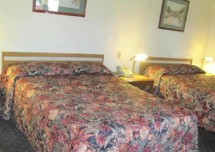 Bedroom 2, Rosecourt Motel, Perth