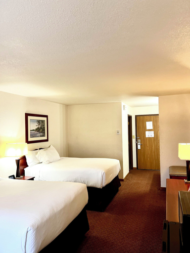 Bedroom 3, Travelodge by Wyndham Ishpeming/Marquette, Marquette