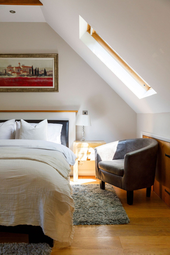 Others 3, Charming Countryside Annexe Nr Goodwood, West Sussex