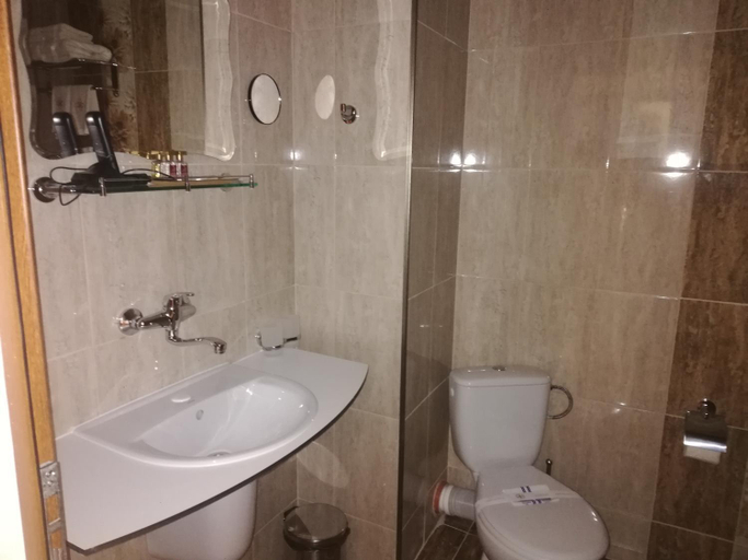 Bathroom 5, Balneo and SPA Complex MINERAL YAGODA, Maglizh