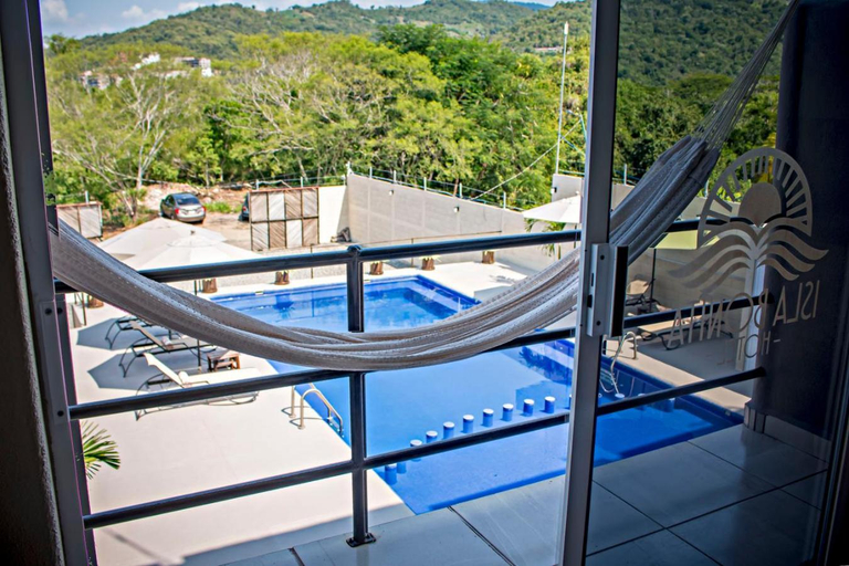 Others 5, hotel isla Bonita, José Azueta